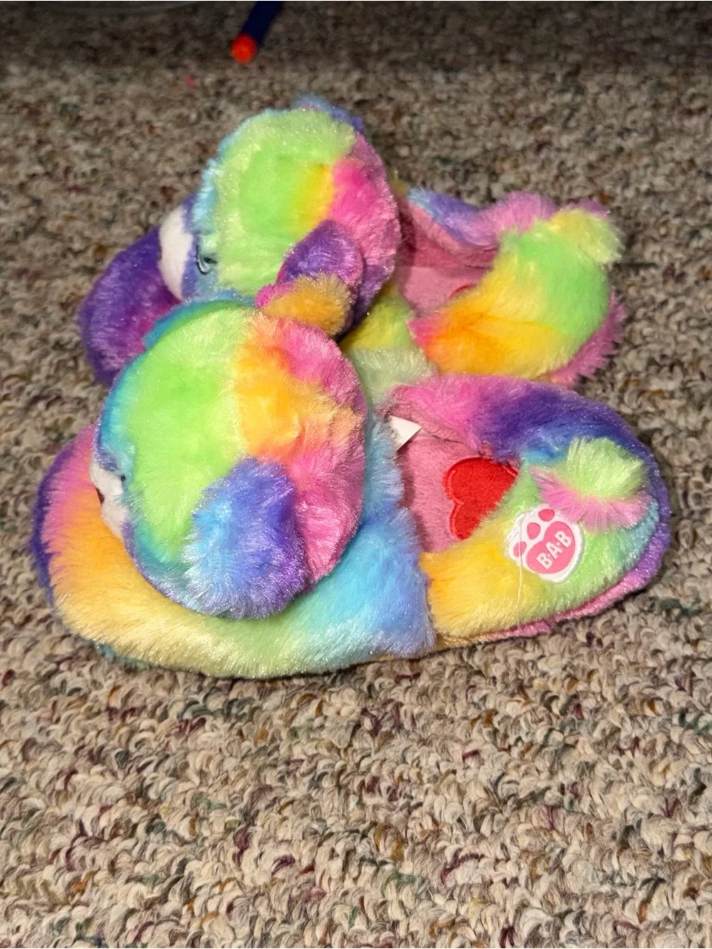 Girls size XS size 11-12 Build-A-Bear Rainbow Tie-Dye Plush Slippers